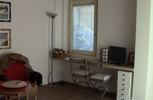Est Apartment | Casa Bella ('Garden' room)