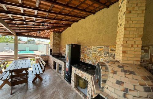 Praia Seca House | Casa bem espaçosa com piscina, campo de futebol e área gourmet a um quarteirão da lagoa de Praia Seca
