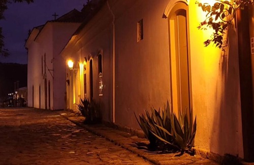 Cabore House | Casa Bromélia ! A 10 a 15 Minutos do Centro Caminhado