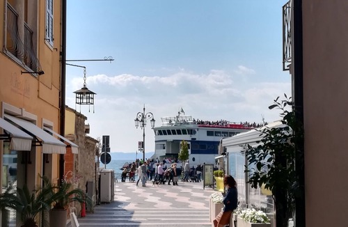 Lazise Old Town Apartment | Casa Carlottina - Loft in the heart of Lazise