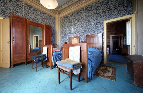 Gropello Cairoli Apartment | Casa Comelli 1885, rent a blue room