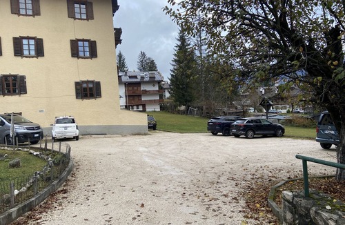 Cortina d'Ampezzo Apartment | Casa Da l'Oio with balcony and Dolomites view