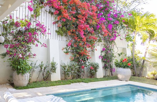 Dunmore Town House | Casa DeDe, Classic Bahamian Home with Panoramic Views of the Ocean