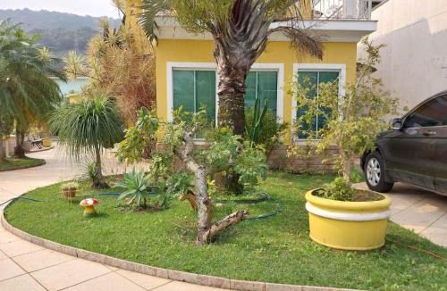 Sahy House | Casa em condomínio com Praia Reservada