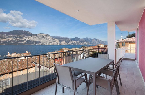 Magugnago Apartment | Casa Giovanna - Lake view
