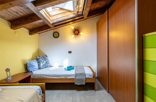 Dormelletto House | Casa Jasmine, casa con giardino - Lago Maggiore - Wifi - Idromassaggio
