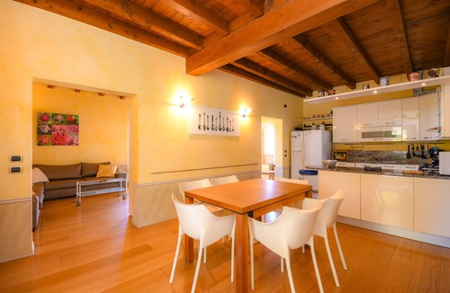 Moniga del Garda House | CASA PETRA&FRANCO: Deluxe 3bdr., Pool, Lake View, Centrally Located, 6-8 people