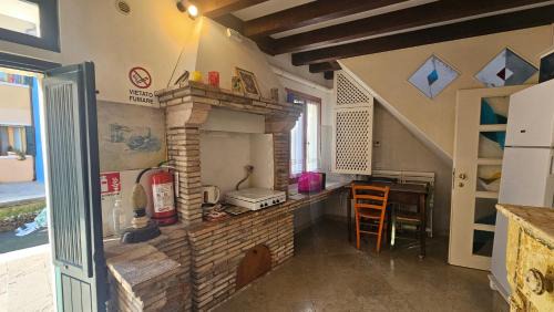 Burano House | Casa Yellow Corner - Seasons Real Estate - Burano