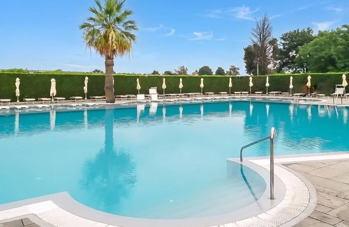 Colà Di Lazise House | Casa Zini- Garden Flat with Shared Pool, Colà di Lazise, Italy