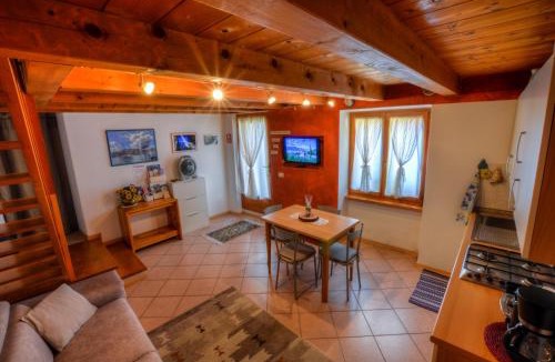 Brenzone sul Garda Apartment | Casetta alla Corte
