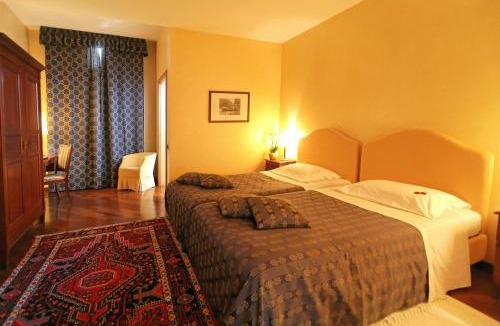 Costigliole Saluzzo Hotel | Castello Rosso