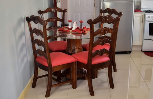 Kingston House | Caymanas Adrians holiday apartments