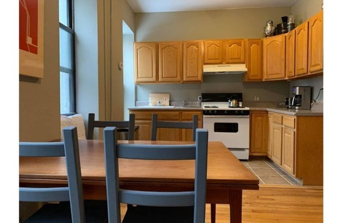 Boerum Hill Apartment | Central Carroll Gardens neighborhood, 2 bed duplex Apt.