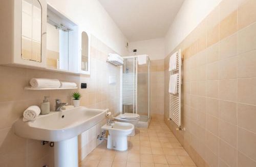 Iseo Apartment | Central Duplex in Iseo - 2 Bedrooms - Private Parking & WiFi