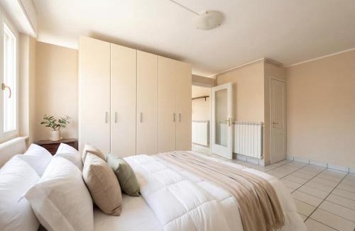Iseo Apartment | Central Duplex in Iseo - 2 Bedrooms - Private Parking & WiFi