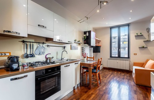 Gioia Apartment | [CENTRAL STATION-DUOMO] Design, WiFi and Netflix