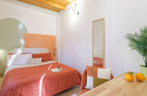Historic Center Villa | Central Villa with Garden | Resté Il Sentiero