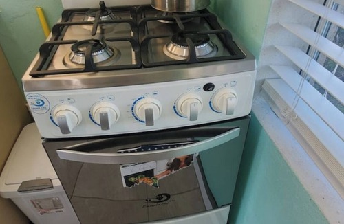 George Town Apartment | Centrally located 1 bedroom efficiency