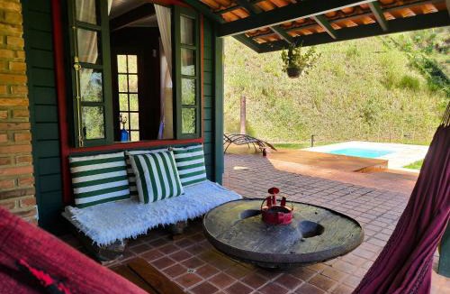 Itaipava House | Chalé Cantagalo, charme e romance, piscina