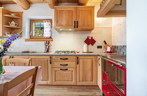 Palu del Fersina Ski Chalet | Chalet 'Baita Naibiz' with Mountain Views, Private Terrace and Wi-Fi