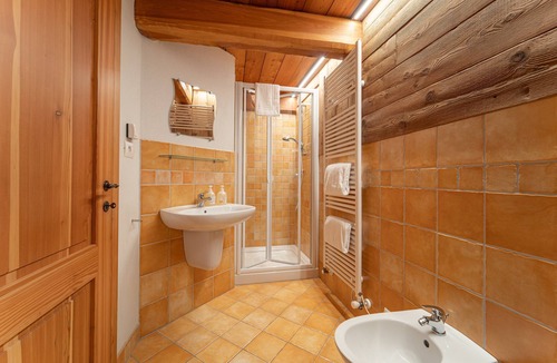 Marmora Ski Chalet | Chalet 'Civico 6 ' with Mountain View, Shared Garden and Wi-Fi