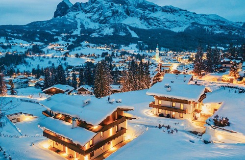 Cortina d'Ampezzo Ski Chalet | CHALET CORTINA 2 - Six Bedroom Chalet, Sleeps 12