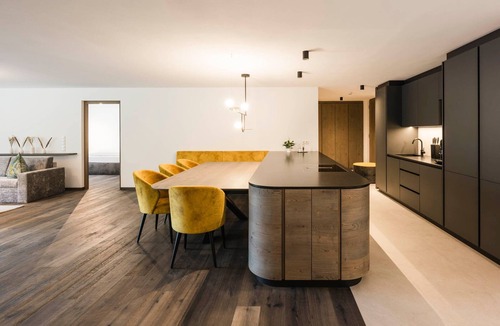San Leonardo in Passiria Apartment | Chalet Merino with Mountain View, 167 m² Private Jacuzzi, Opening May 2026