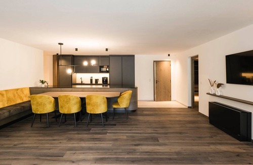 San Leonardo in Passiria Apartment | Chalet Merino with Mountain View, 167 m² Private Jacuzzi, Opening May 2026