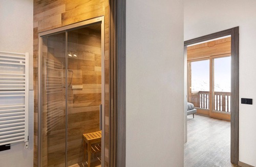 Valtellina Ski Chalet | Chalet 'Plaz' with Mountain Views, Private Garden and Wi-Fi