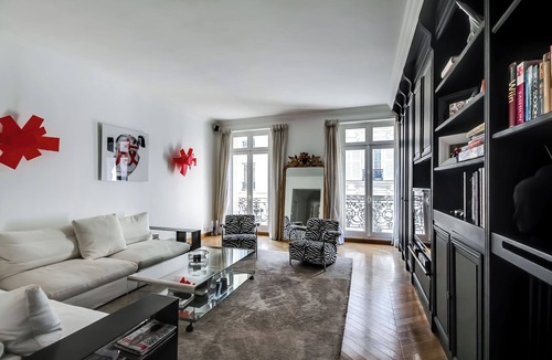 8th Arrondissement Apartment | Champs Elysees - Boetie 3b2b