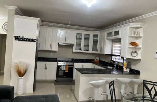 New Kingston House | Charming 1-bedroom house with WiFi, AC in lovely Kingston