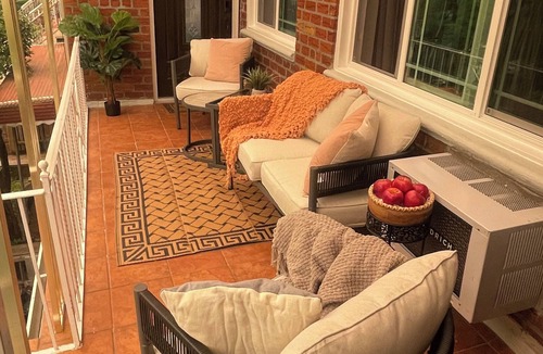 Canarsie Apartment | Charming 2-bedroom apartment with WiFi, AC in wonderful Brooklyn