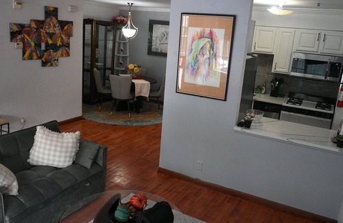 East New York Apartment | Charming 2-bedroom apartment in Brooklyn. Close to Gateway Mall & 10 min to JFK.