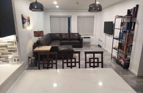 Midwood Condo | Charming 2-bedroom condo in fabulous Brooklyn with AC, WiFi, fitness equipment