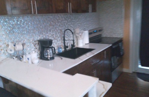 Tar Bay Cottage | Charming 2bedroom cottage with AC, WiFi,Two-minute walk to beach.Island getaway!