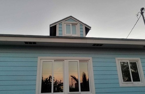 Tar Bay Cottage | Charming 2bedroom cottage with AC, WiFi,Two-minute walk to beach.Island getaway!