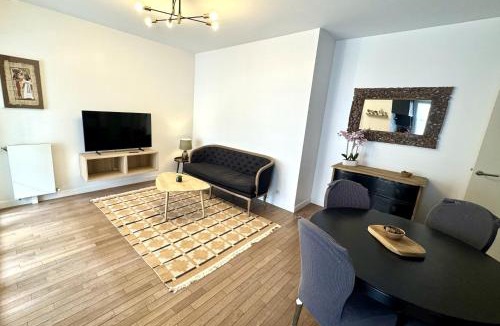 Le Plessis-Robinson Apartment | Charming 3BR Apartment with Loggia close to Paris