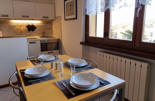 Calmasino Apartment | Charming and elegant apartment in Bardolino with pool. WI-fi free.