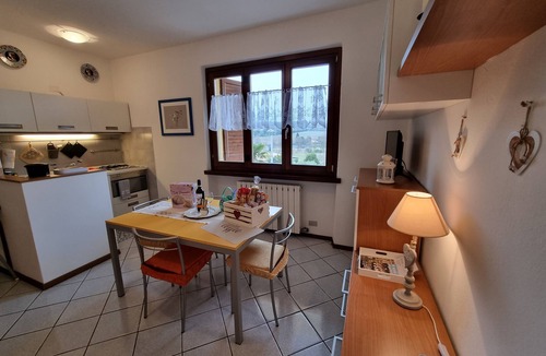 Calmasino Apartment | Charming and elegant apartment in Bardolino with pool. WI-fi free.