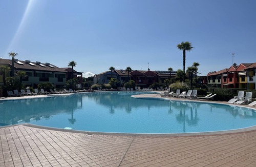 Aprilia Marittima Apartment | Charming apartment with private garden and swimming pool in Aprilia Marittima