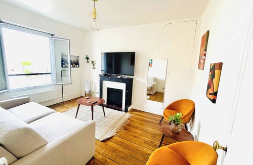 Porte-Dauphine Apartment | Charming Haussmannian Style Flat at Avenue Foch