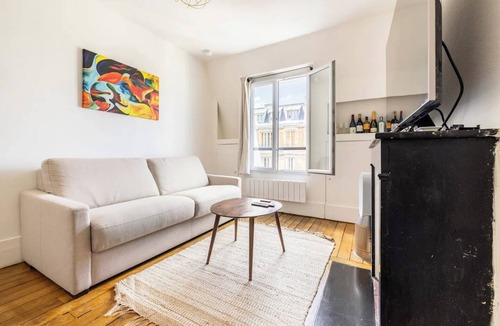 Porte-Dauphine Apartment | Charming Haussmannian Style Flat at Avenue Foch