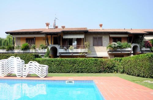 Montioni House | Charming Holiday home in Lazise with Swimming Pool