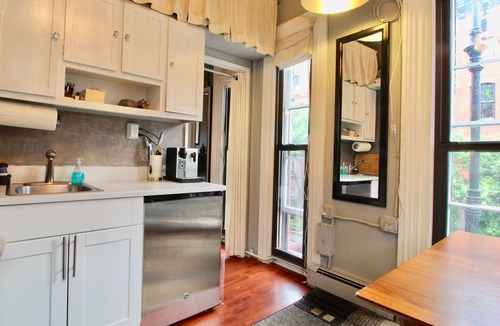 Greenwich Village Apartment | Charming Jewel Box in the Heart of the West Village Steps from Subway & river