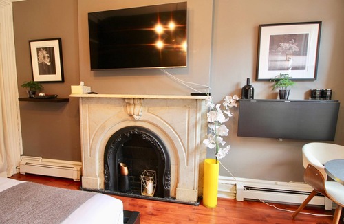 Greenwich Village Apartment | Charming Jewel Box in the Heart of the West Village Steps from Subway & river
