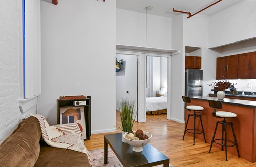 Port Morris Apartment | Charming Luxe 2bdrm Continental Residence