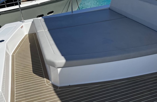 Nassau Boat Rental | Charming power catamaran with 3 bedrooms and WiFi, AC in Paradise Island