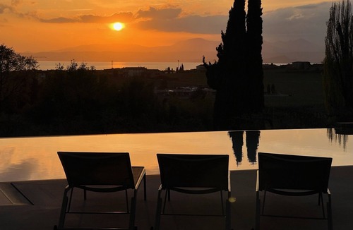 Montioni Villa | Charming rental villa, magnificent views of Lake Garda, park and private pool
