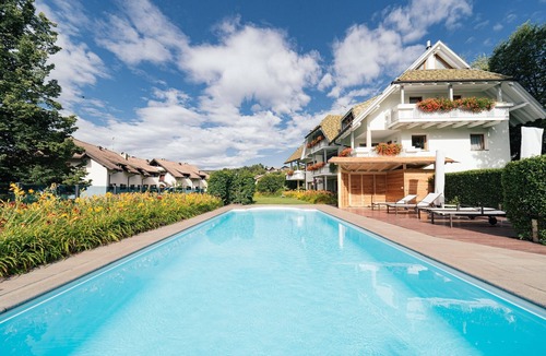 Collalbo Apartment | Charming, Small Ocean Apartment in Villa Anina with Pool