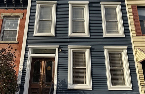 Greenpoint House | Cheerful 3- bedroom townhouse with private garden